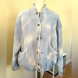 Universal Thread yummy soft cotton coat, small, blue/white tie die
